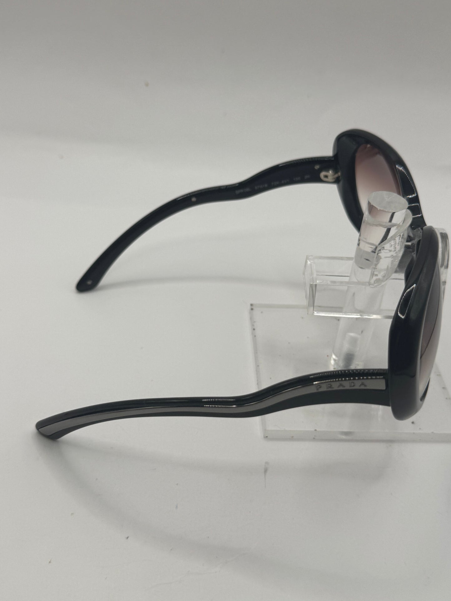 Prada Spr08l Sunglasses in color 7zk4v1