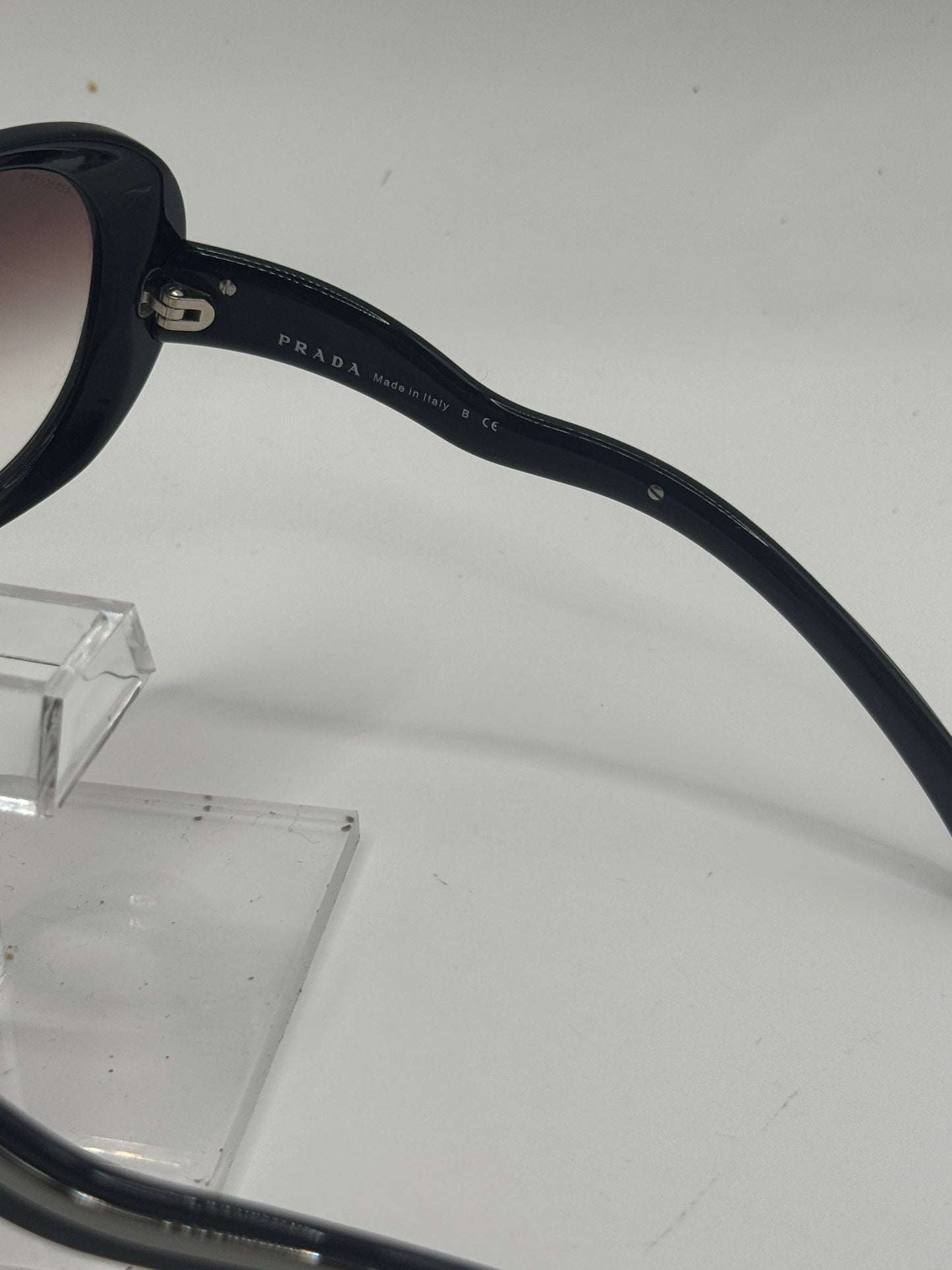 Prada Spr08l Sunglasses in color 7zk4v1