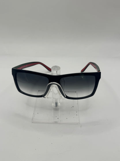 Gucci 1013 Sunglasses in color 51npt