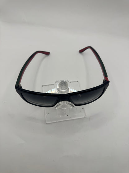 Gucci 1013 Sunglasses in color 51npt