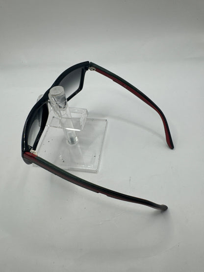 Gucci 1013 Sunglasses in color 51npt