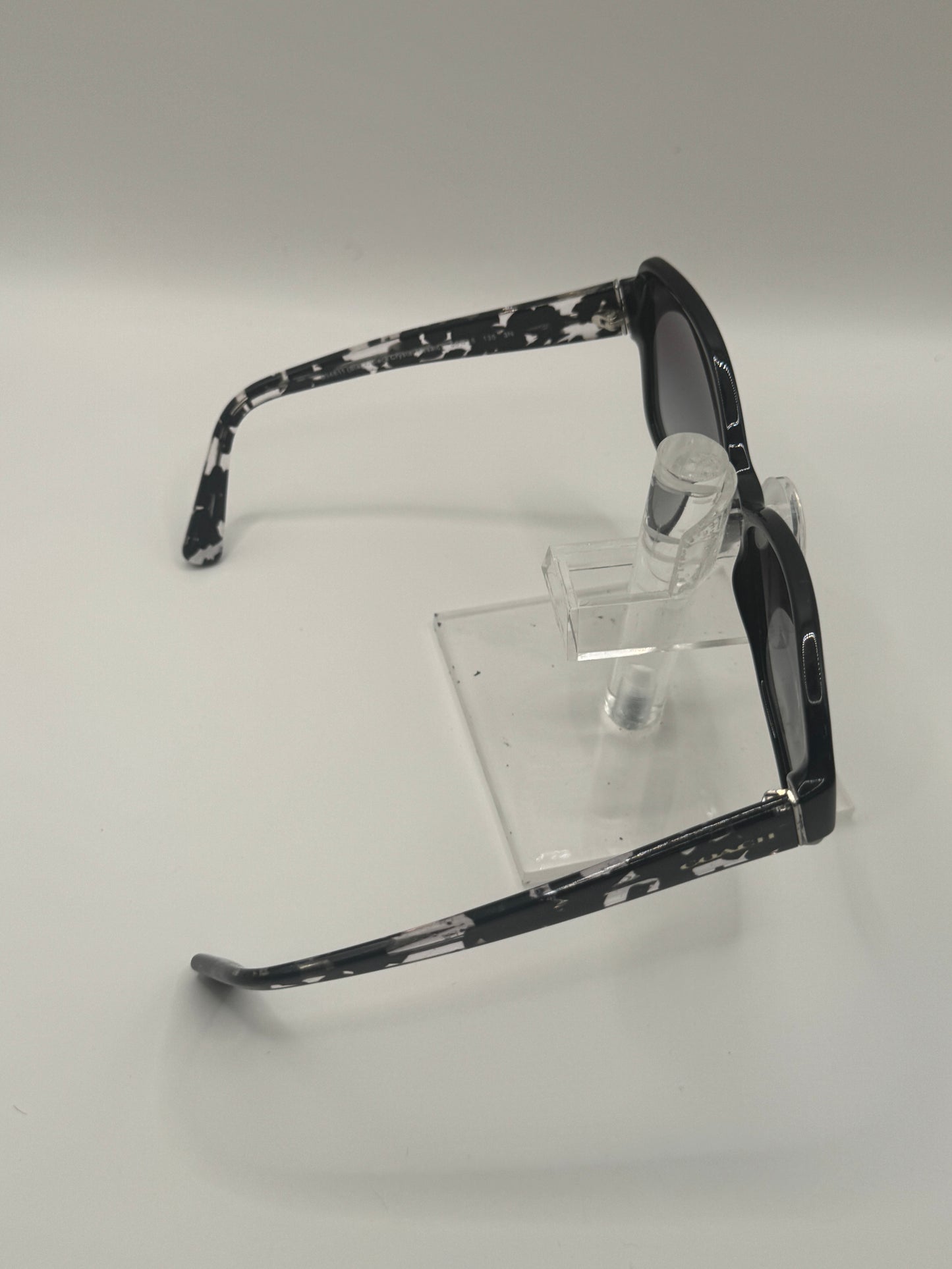 Coach 8166 Sunglasses in color 534811