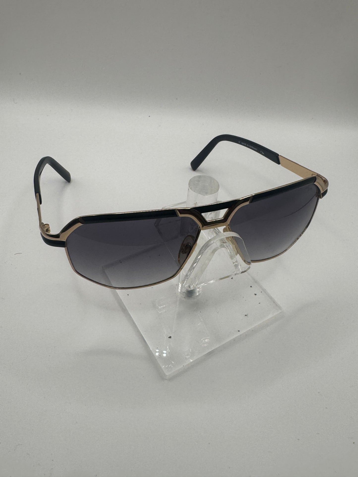 Cazal 9056 Eyeglasses in color 001