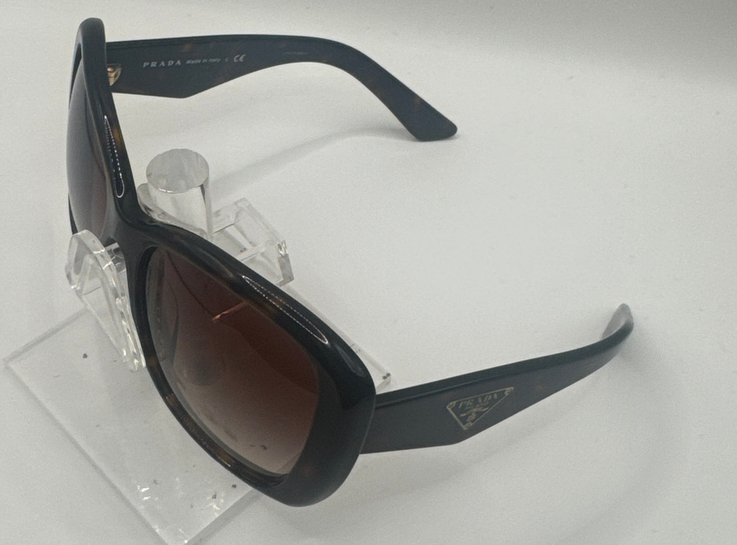 Prada Spr32p Sunglasses in color 2au6s1