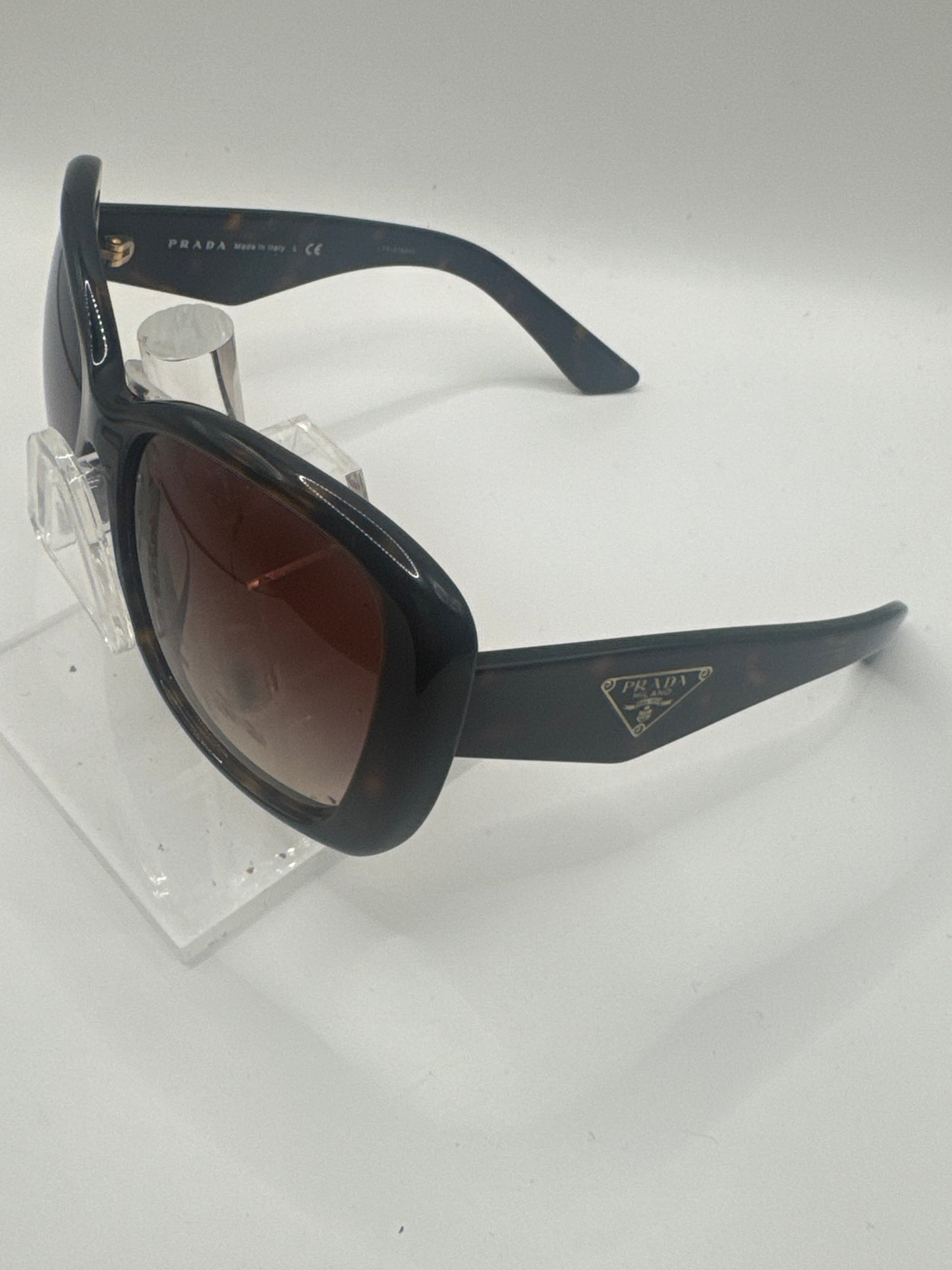 Prada Spr32p Sunglasses in color 2au6s1