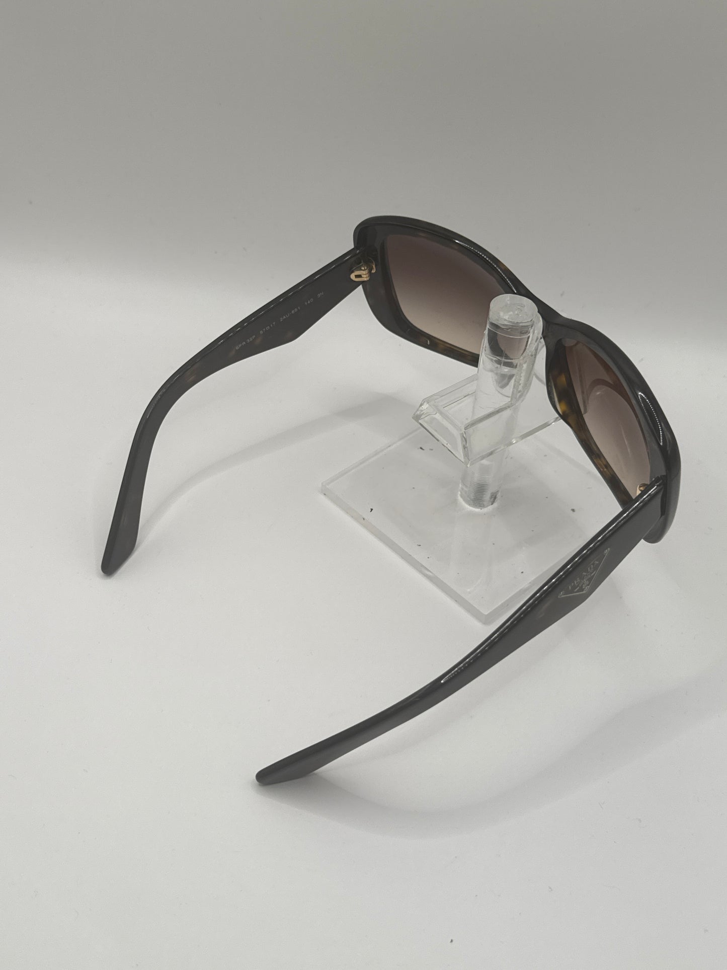 Prada Spr32p Sunglasses in color 2au6s1