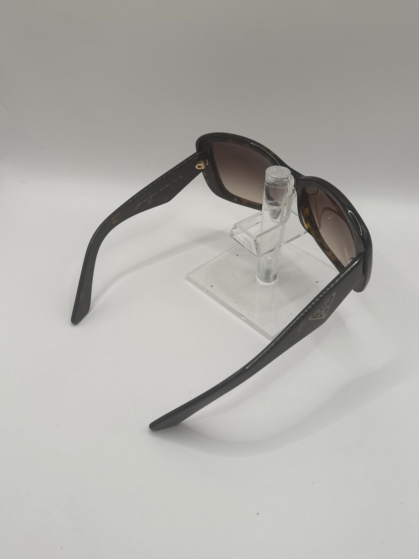 Prada Spr32p Sunglasses in color 2au6s1