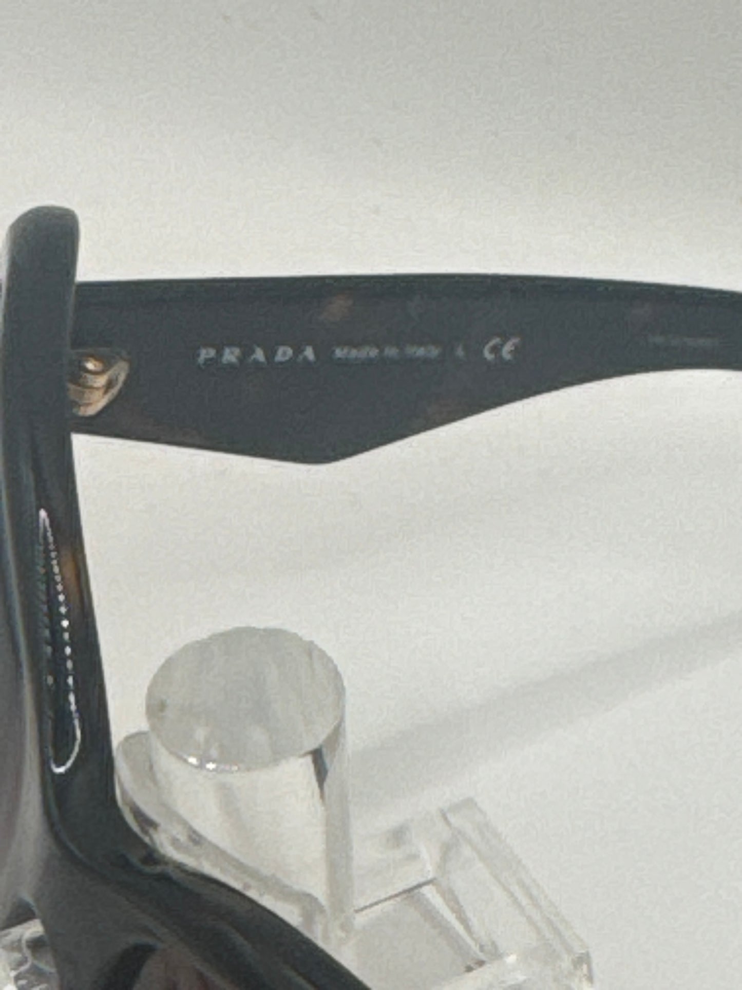 Prada Spr32p Sunglasses in color 2au6s1