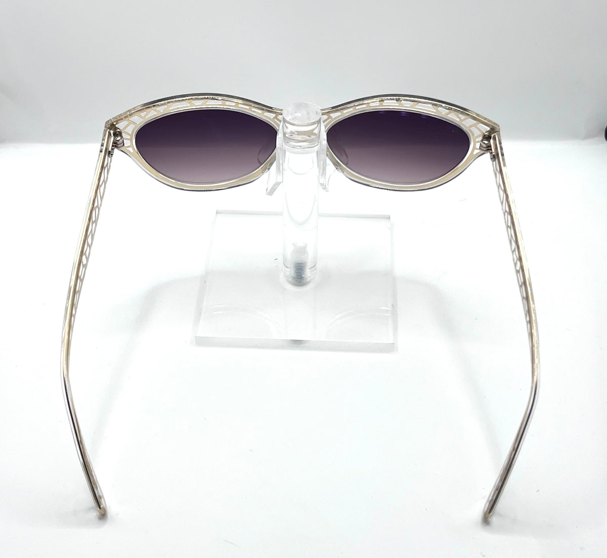 Sama Miranda Sunglasses in color Gold