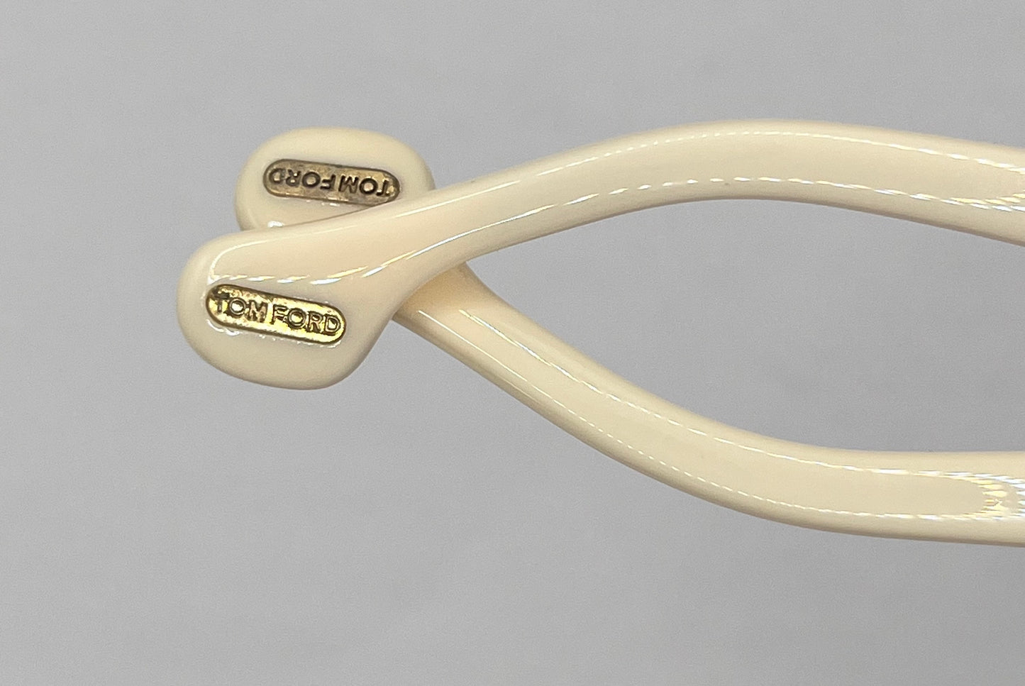Tom Ford Anouk 57 Both Temples Light Beige