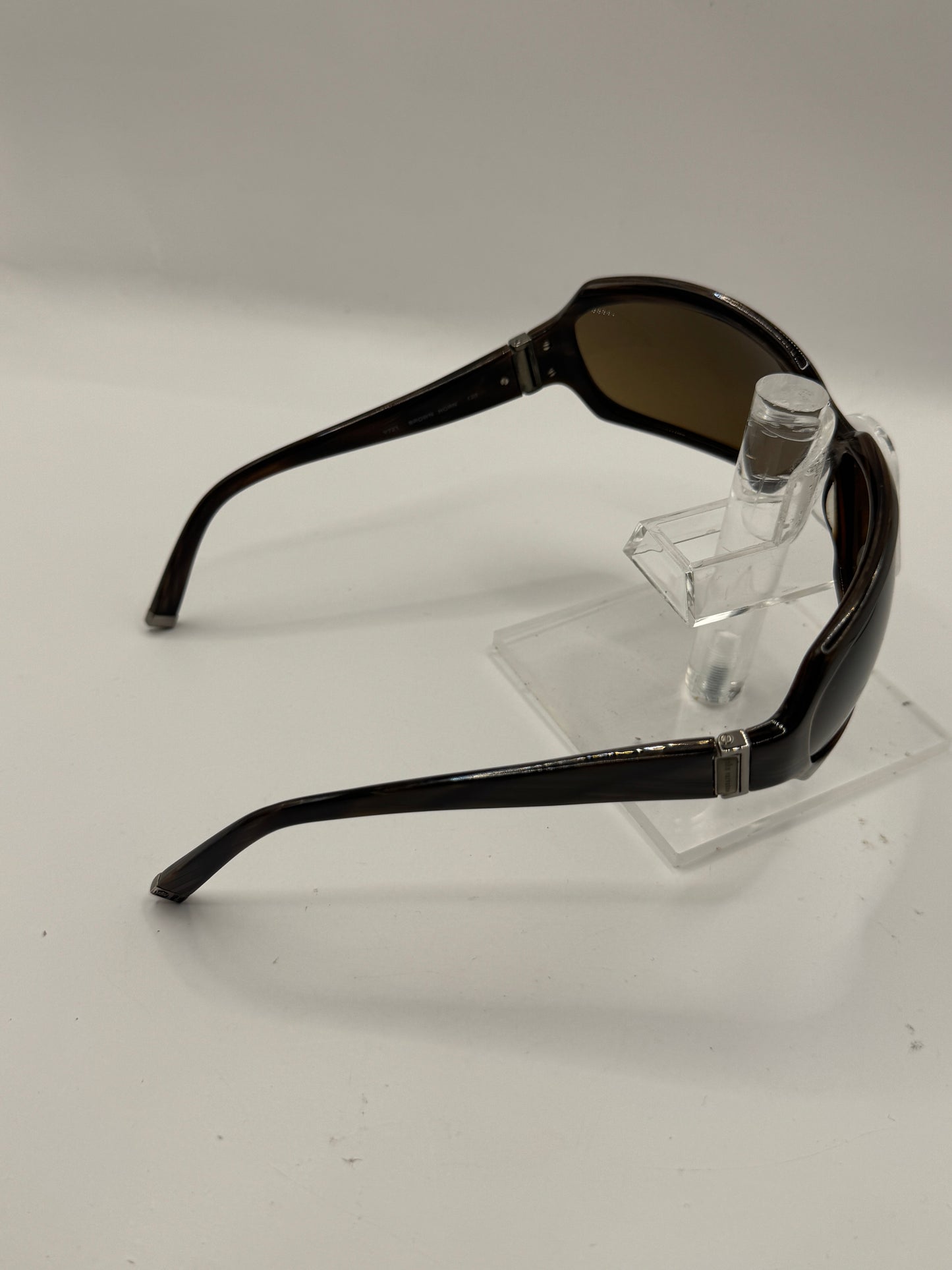 John Varvatos V721 Sunglasses in color Brownhorn