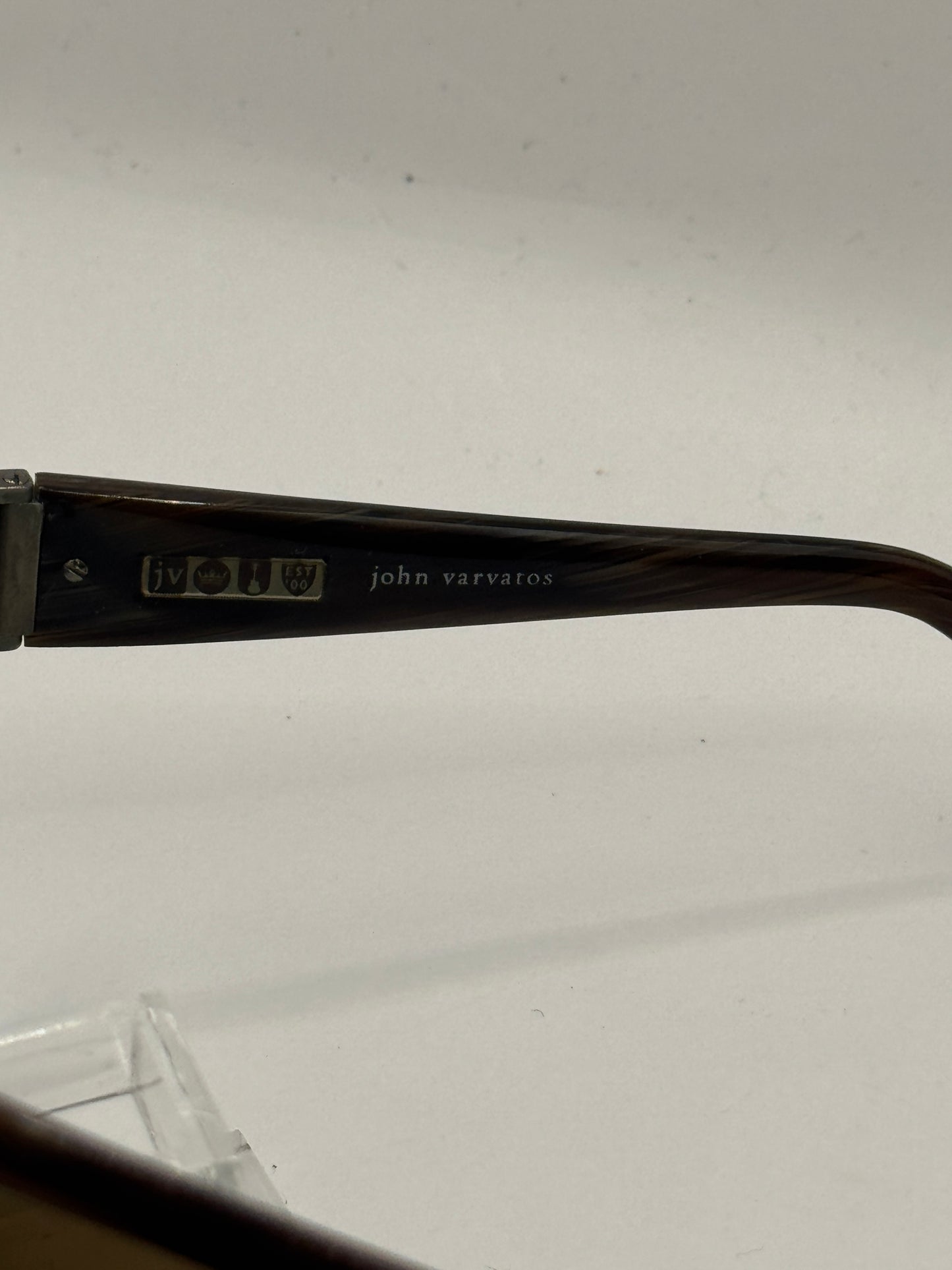 John Varvatos V721 Sunglasses in color Brownhorn
