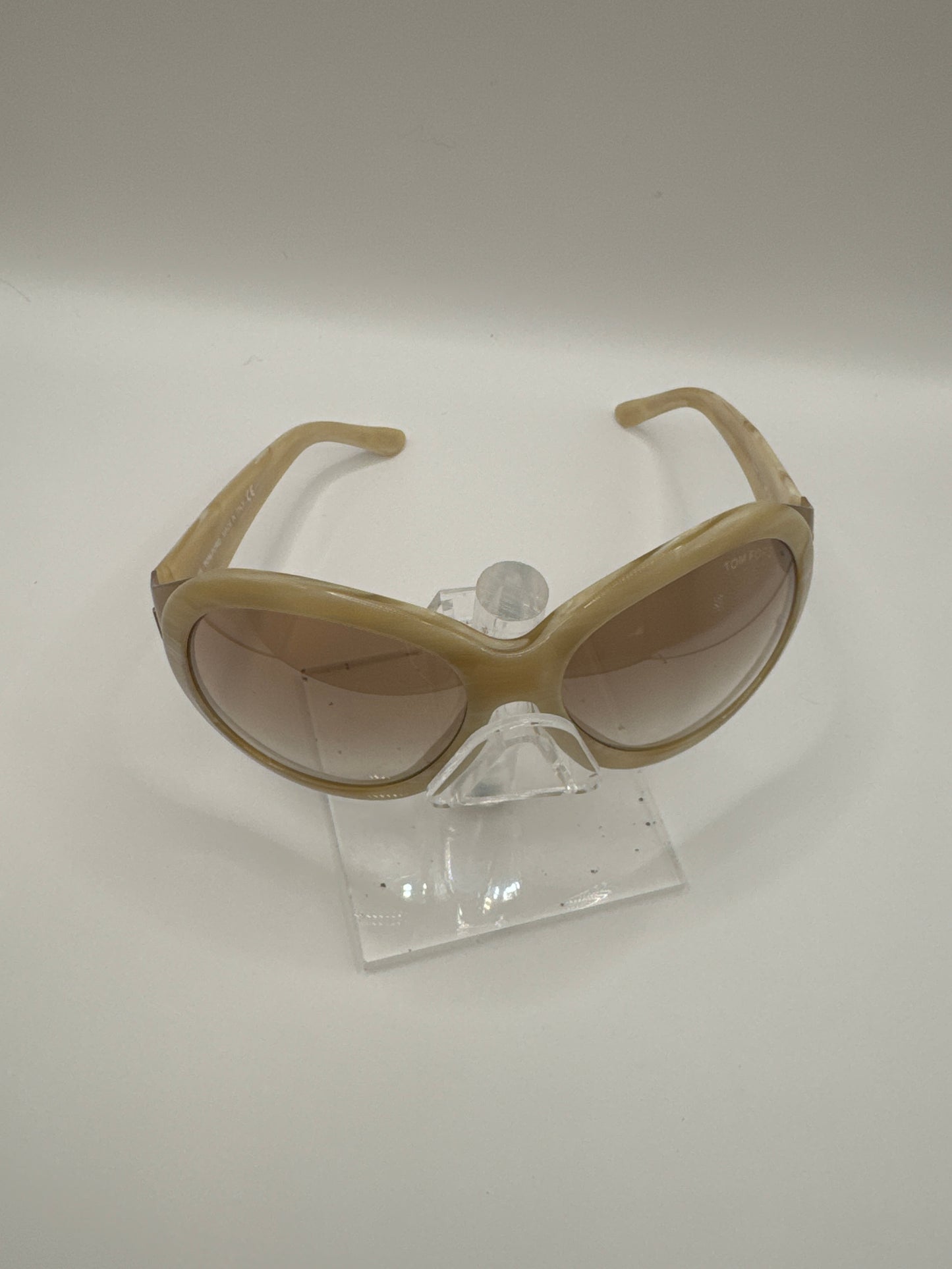 Tom Ford Elisabeth Tf27 Sunglasses in color R60