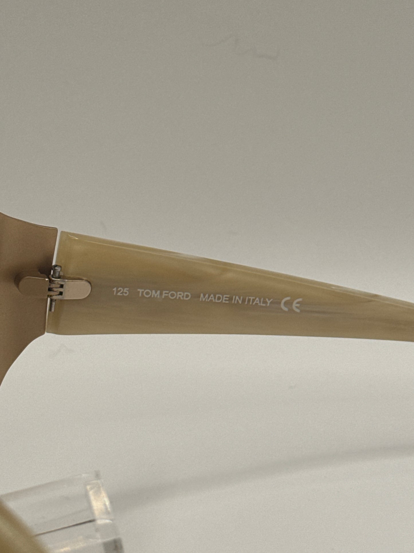 Tom Ford Elisabeth Tf27 Sunglasses in color R60